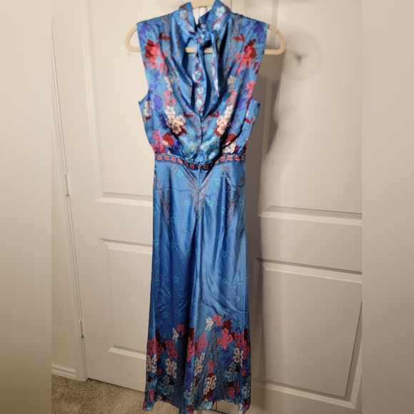 Saloni Fleur Midi Dress In Sky Flourish - Picture 6 of 8